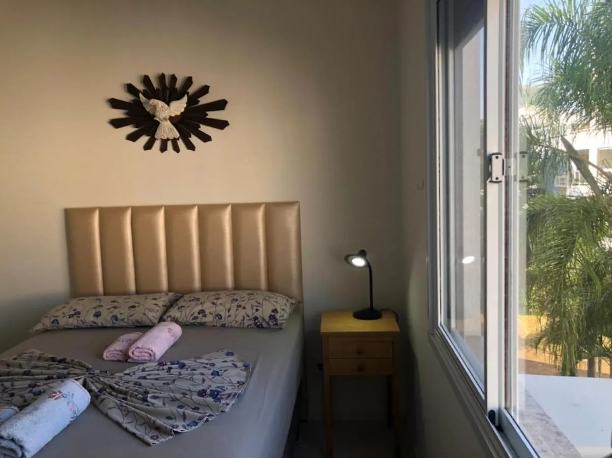 Villa Giardino: Beachfront Condo with Pool and Sports Facilities Florianopolis Apartment